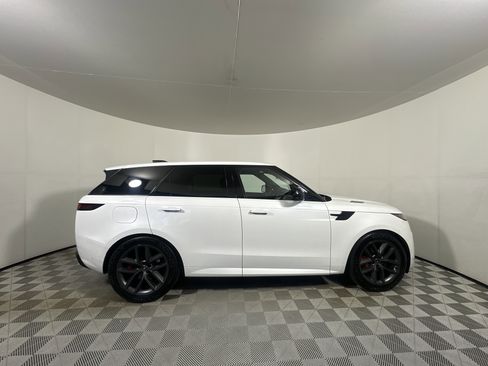 Used 2024 Land Rover Range Rover Sport Dynamic SE image 8
