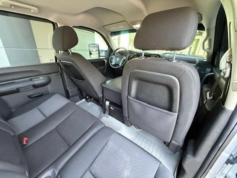 Used 2014 Chevrolet Silverado 2500 LT w/ Interior Plus Package AWD/4WD image 9