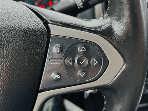 Used 2022 Chevrolet Colorado Z71 AWD/4WD image 41