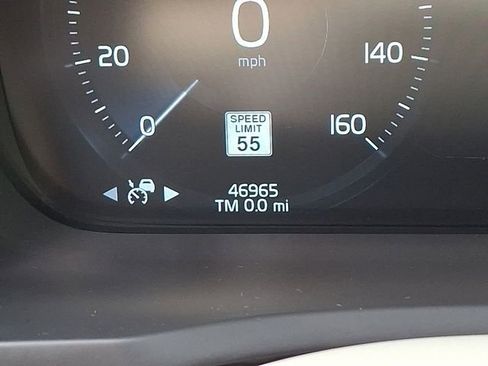 Used 2022 Volvo XC90 T5 Momentum w/ Advanced Package image 25