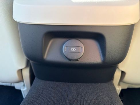 Used 2023 Volvo S60 B5 Plus w/ Climate Package image 22