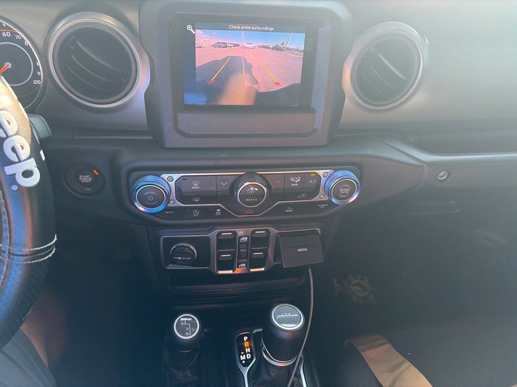 Used 2023 Jeep Gladiator Sport AWD/4WD image 7
