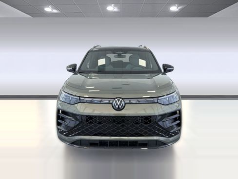 New 2026 Volkswagen Tiguan SE R-Line FWD image 6