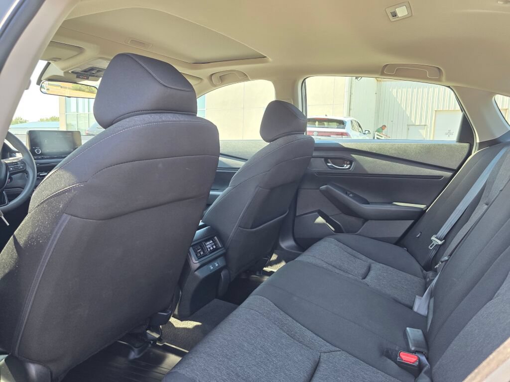 Used 2025 Honda Accord SE image 13