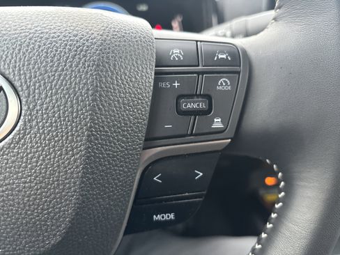 Used 2025 Toyota Camry SE image 20