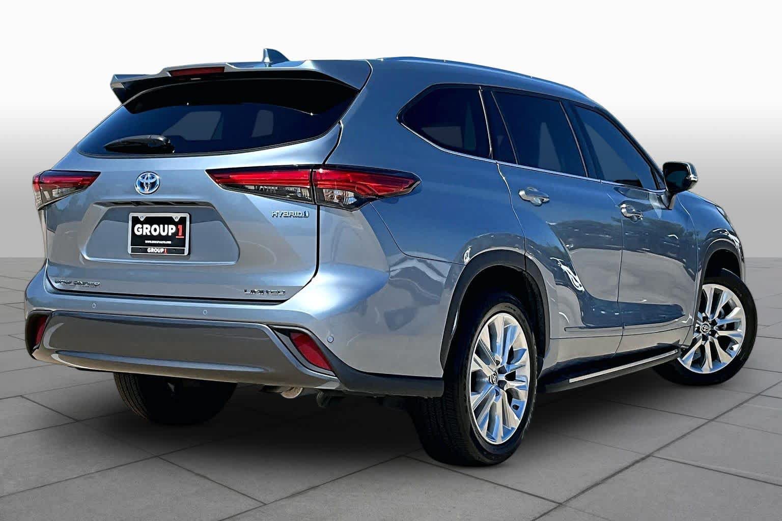 Used 2022 Toyota Highlander Limited FWD image 13