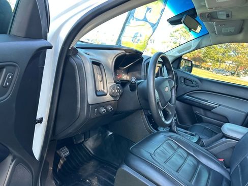 Used 2022 Chevrolet Colorado W/T w/ WT Convenience Package image 15