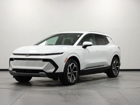 Used 2025 Chevrolet Equinox EV LT w/ Convenience Package image 8