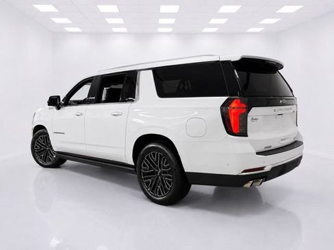 Used 2026 Chevrolet Suburban High Country AWD/4WD image 6