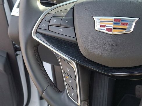 Used 2025 Cadillac XT5 Premium Luxury image 6