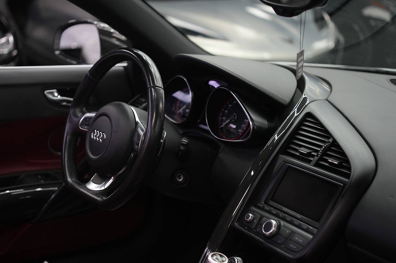 Used 2011 Audi R8 V10 AWD/4WD image 30