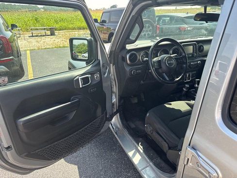 Used 2018 Jeep Wrangler Unlimited Sport S AWD/4WD image 4