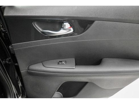 Used 2024 Kia Forte GT-Line w/ GT-Line Premium Package image 18