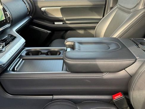 Used 2025 Ford Expedition Max Platinum image 24