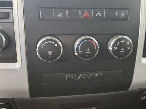 Used 2011 RAM 2500 SLT w/ Protection Group AWD/4WD image 9