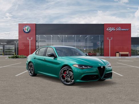 New 2025 Alfa Romeo Giulia w/ Veloce Package Rwd image 5