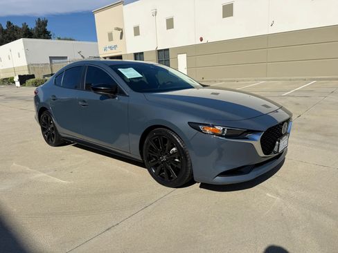 Used 2023 MAZDA MAZDA3 s FWD image 3