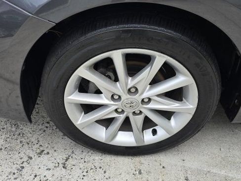 Used 2013 Toyota Prius V Five FWD image 11
