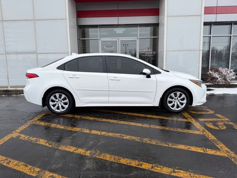 Used 2024 Toyota Corolla LE image 4