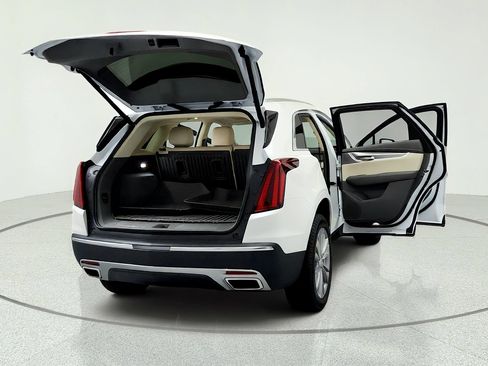 Certified 2024 Cadillac XT5 Premium Luxury w/ LPO, Floor Liner Package AWD/4WD image 12