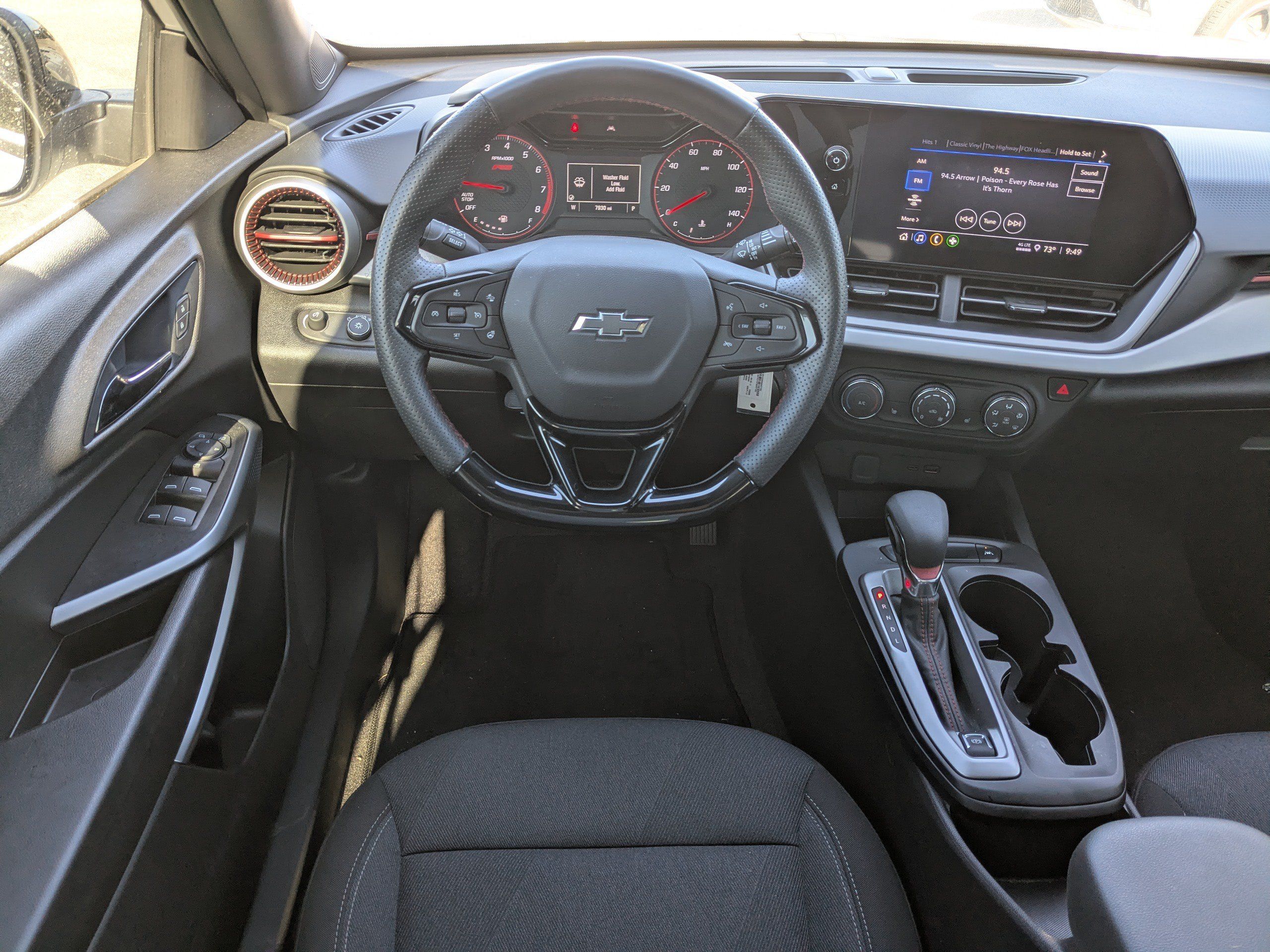 Used 2025 Chevrolet Trax RS w/ Driver Confidence Package FWD image 17