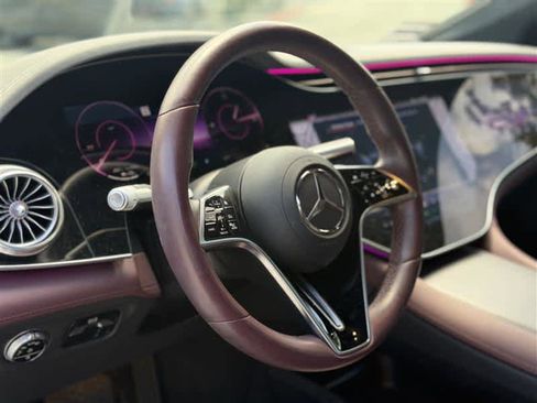 Used 2023 Mercedes-Benz EQS 580 4MATIC Sedan image 6