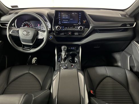 Used 2022 Toyota Highlander XSE w/ Protection Package #3 (TMS) AWD/4WD image 22
