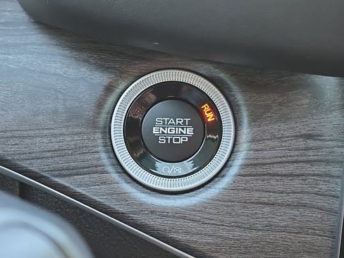 Used 2022 Jeep Grand Cherokee Limited image 20