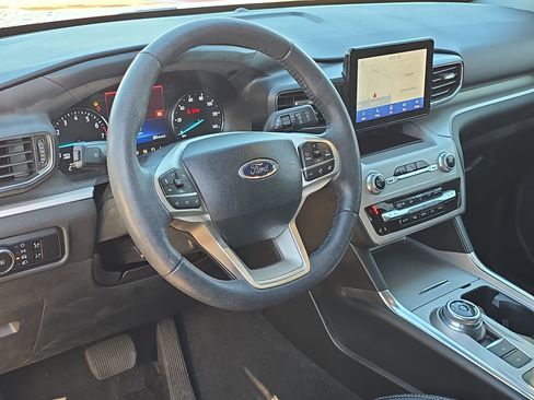 Used 2023 Ford Explorer XLT w/ Equipment Group 202A image 14
