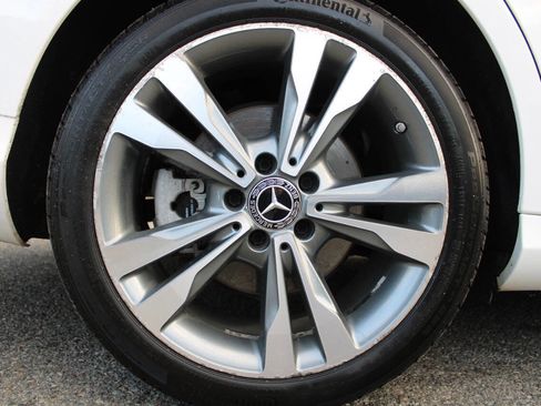 Used 2018 Mercedes-Benz C 300 4MATIC Sedan image 21