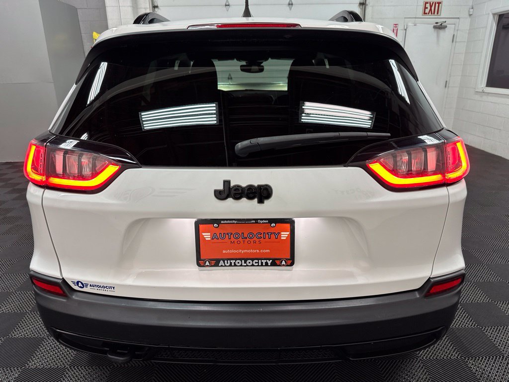 Used 2022 Jeep Cherokee Latitude AWD/4WD image 8