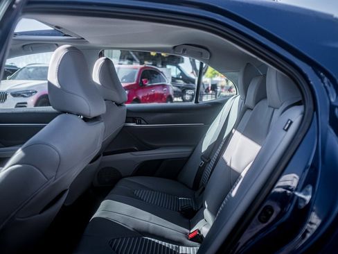 Used 2024 Toyota Camry SE image 29