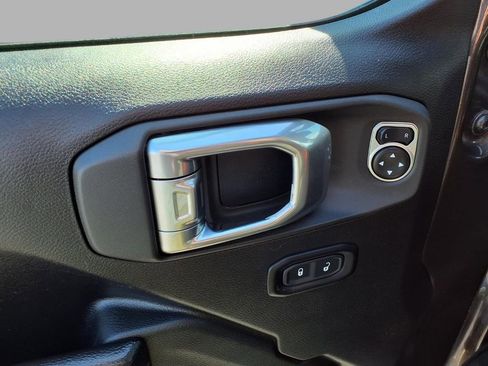 Used 2024 Jeep Wrangler Unlimited Sport AWD/4WD image 19