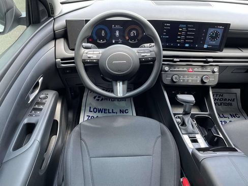 Certified 2026 Hyundai Tucson SE FWD image 11