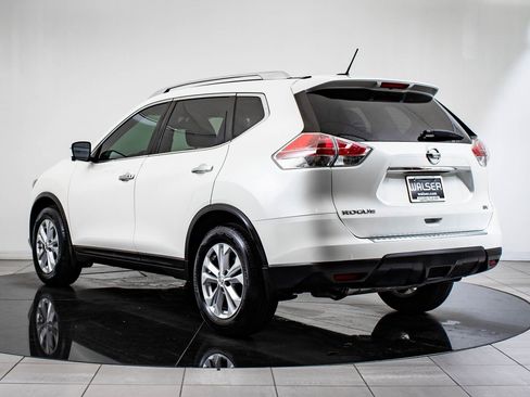 Used 2016 Nissan Rogue SV w/ SV Premium Package image 11
