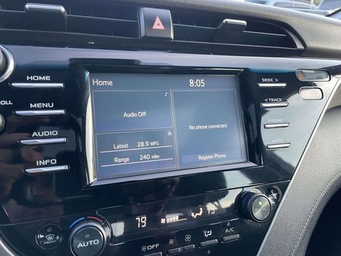 Used 2018 Toyota Camry XSE image 39