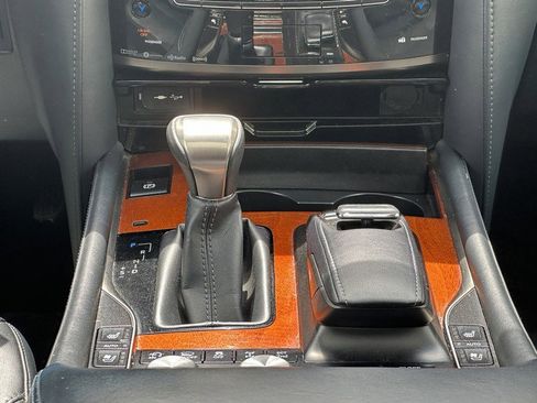 Used 2019 Lexus LX 570 4WD w/ Luxury Package image 20