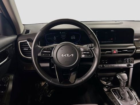 Certified 2025 Kia Seltos S FWD image 22