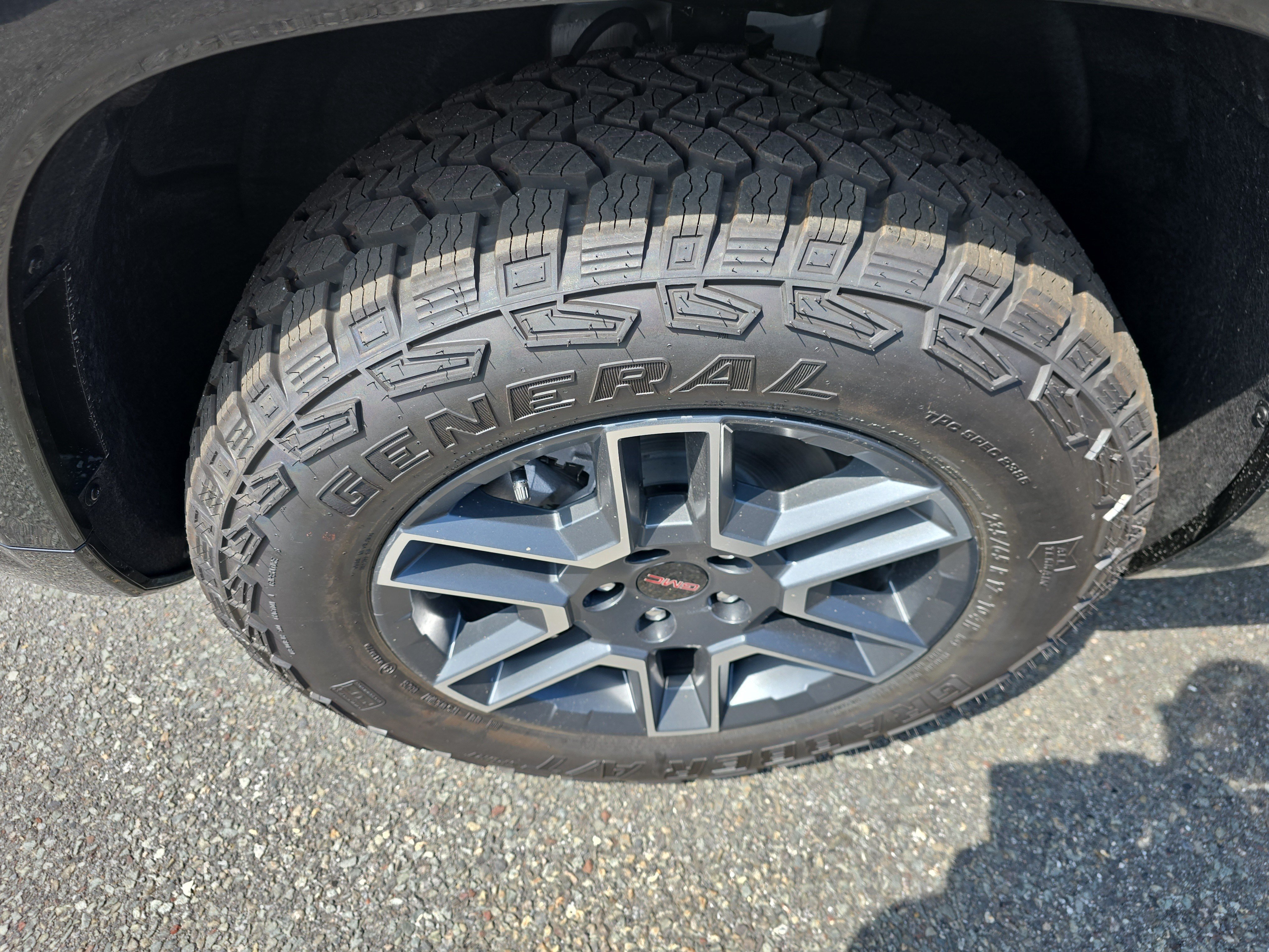New 2027 GMC Terrain AT4 w/ LPO, Floor Liner Package AWD/4WD image 11