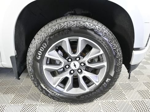 Used 2020 Chevrolet Silverado 1500 RST AWD/4WD image 12