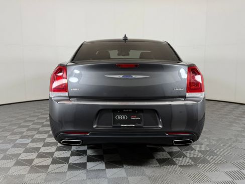 Used 2019 Chrysler 300 Limited image 10