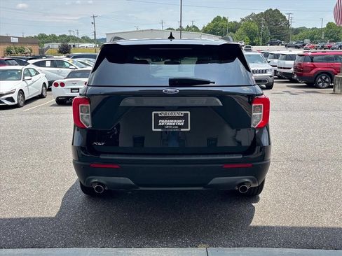 Used 2024 Ford Explorer XLT w/ Equipment Group 202A RWD image 26
