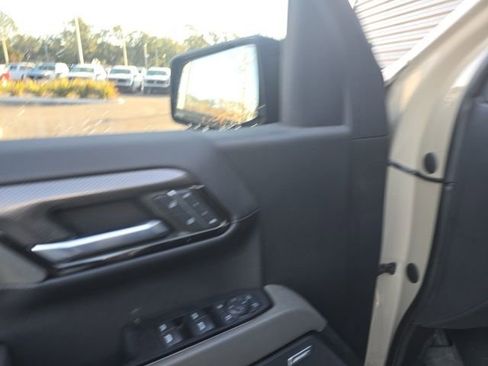 Used 2022 Chevrolet Silverado 1500 ZR2 w/ Technology Package image 11