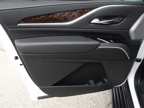 Certified 2023 Cadillac Escalade ESV Sport Platinum w/ LPO, ONYX Package image 17