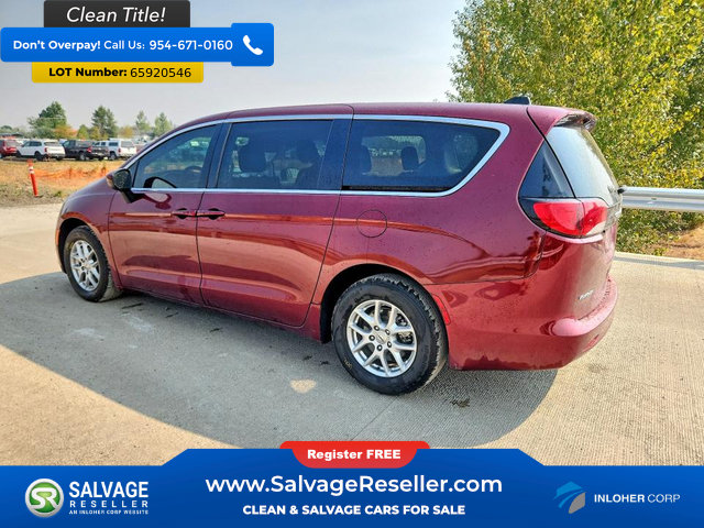 Used 2022 Chrysler Voyager LX FWD image 3