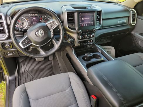 Used 2020 RAM 1500 Big Horn AWD/4WD image 14