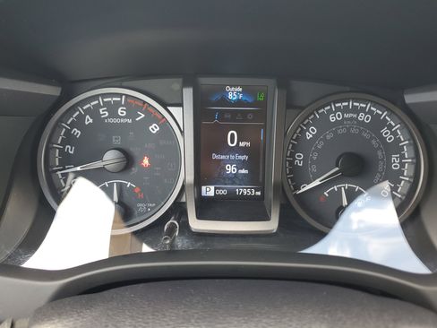 Used 2023 Toyota Tacoma TRD Off-Road w/ Technology Package image 18