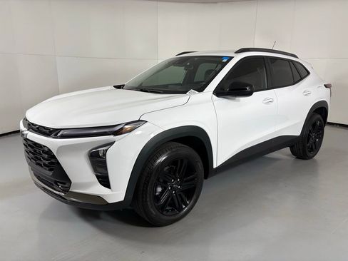 Used 2025 Chevrolet Trax ACTIV w/ Driver Confidence Package image 5