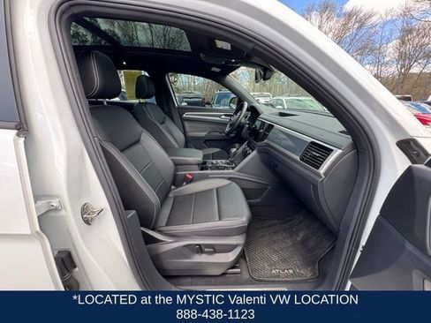 Certified 2023 Volkswagen Atlas Cross Sport SEL R-Line AWD/4WD image 26