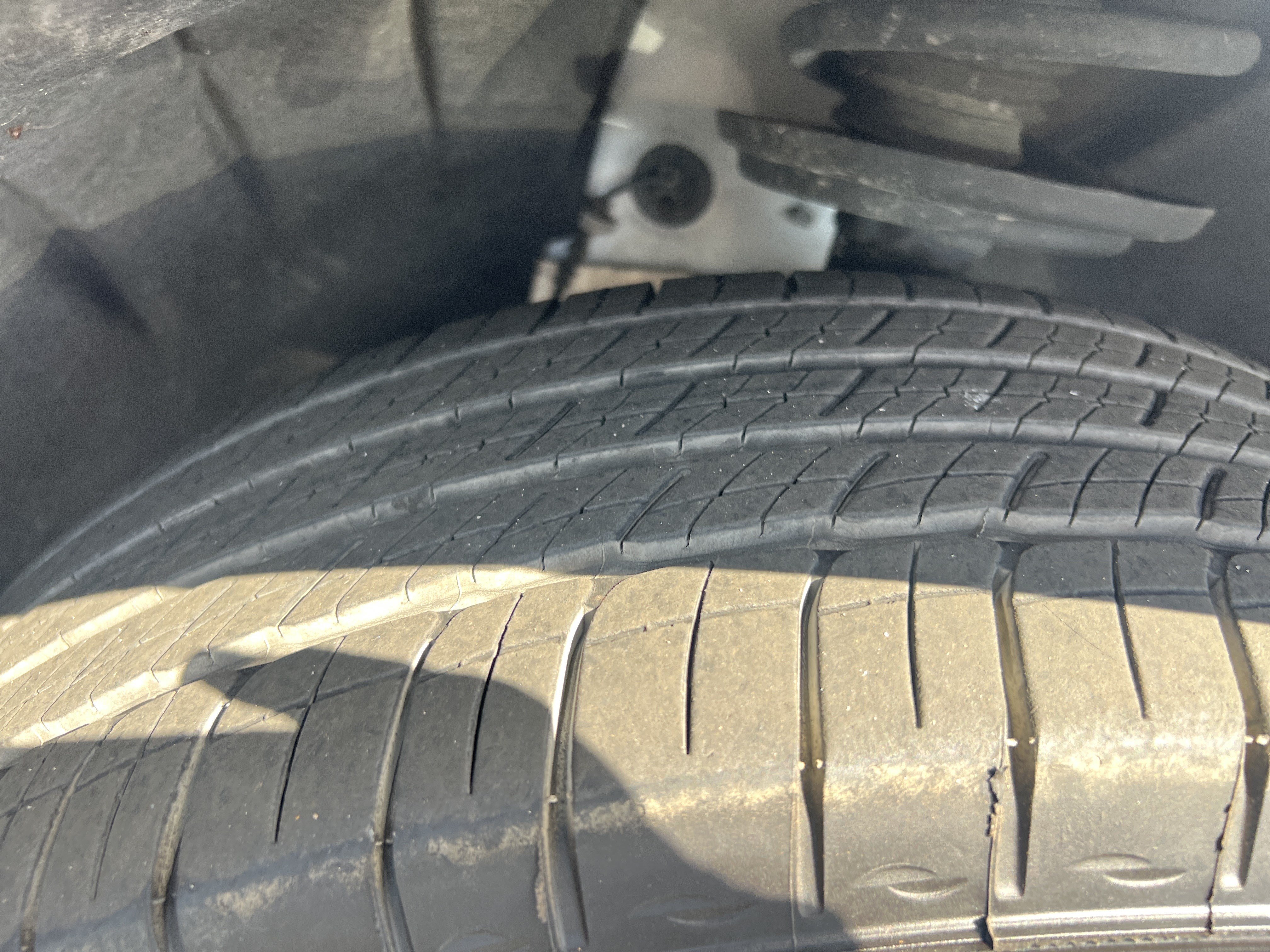 Used 2019 GMC Acadia SLT w/ LPO, Floor Liner Package FWD image 12